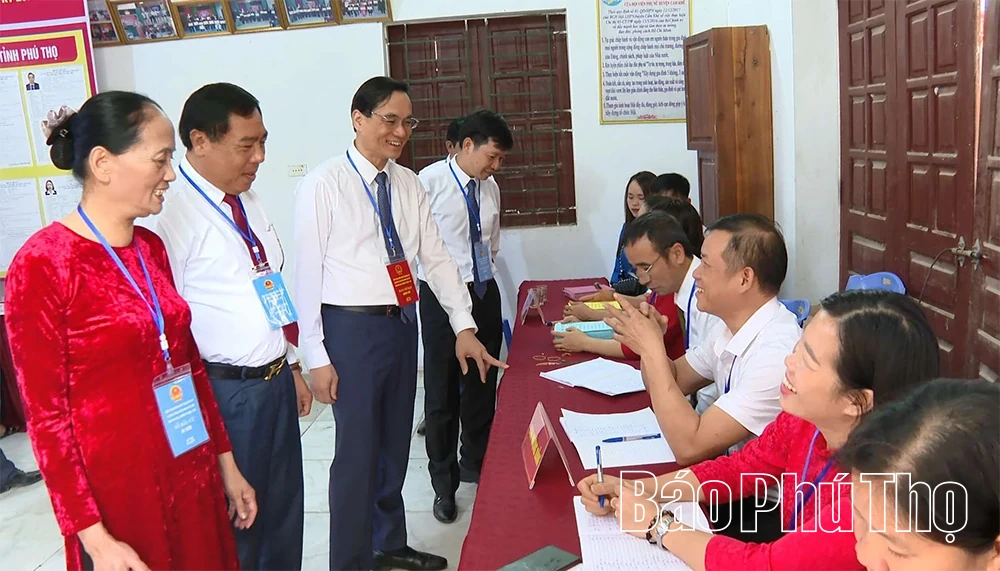 Lãnh đạo tỉnh dự lễ khai mạc và bỏ phiếu bầu cử đại biểu Quốc hội và đại biểu HĐND các cấp