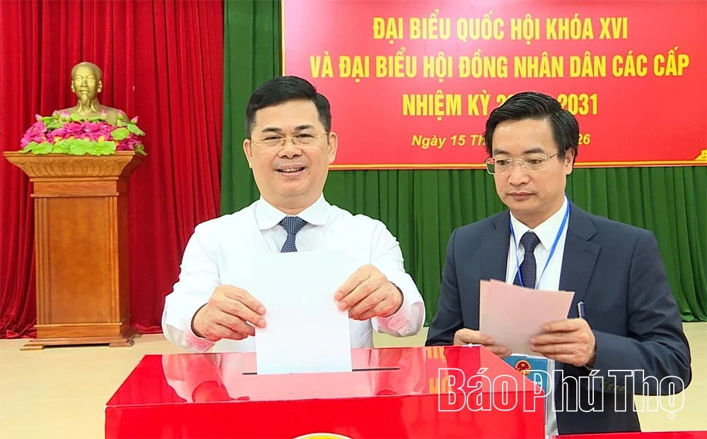 Lãnh đạo tỉnh dự lễ khai mạc và bỏ phiếu bầu cử đại biểu Quốc hội và đại biểu HĐND các cấp