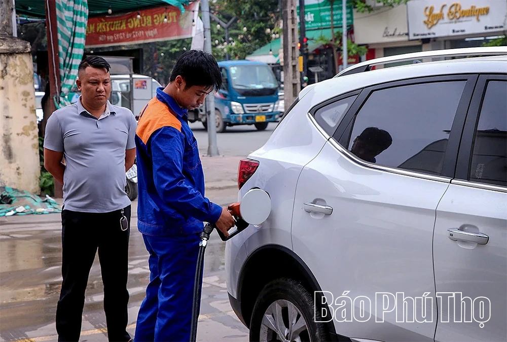 Giá xăng dầu tăng: Áp lực lan rộng từ cán bộ công chức đến doanh nghiệp