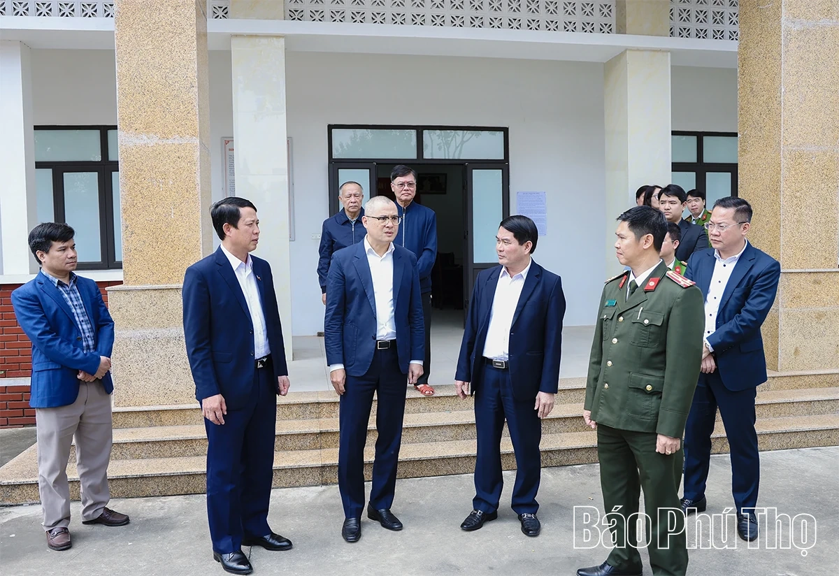 Bí thư Tỉnh ủy Phạm Đại Dương kiểm tra công tác chuẩn bị bầu cử tại các phường Thanh Miếu, Nông Trang