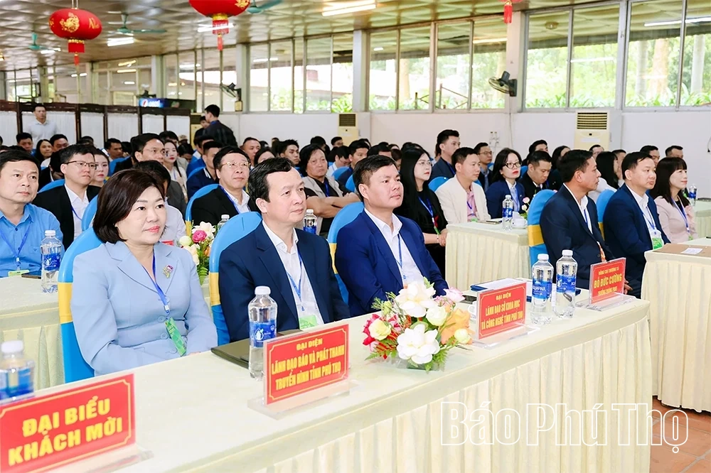 Ra mắt Câu lạc bộ “Niềm tin số Đất Tổ”