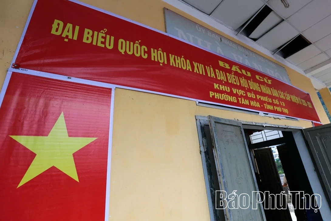 Đón ngày hội lớn bên dòng Đà Giang