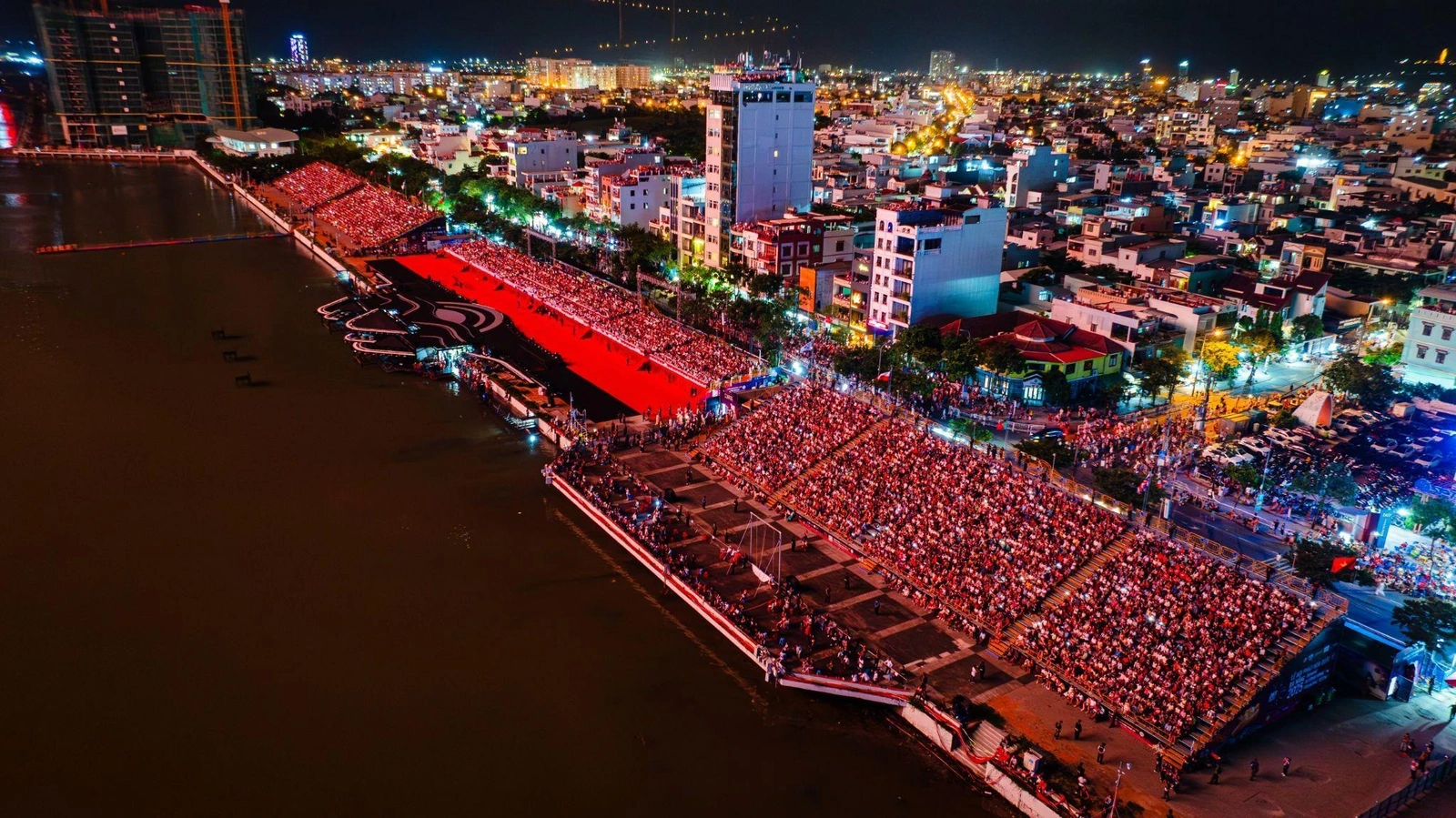 Bảng giá vé pháo hoa Đà Nẵng DIFF 2026 chính thức công bố