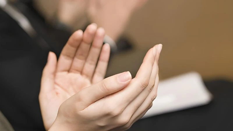 5 ngôn ngữ cơ thể “kém duyên” khiến bạn mất điểm khi phỏng vấn