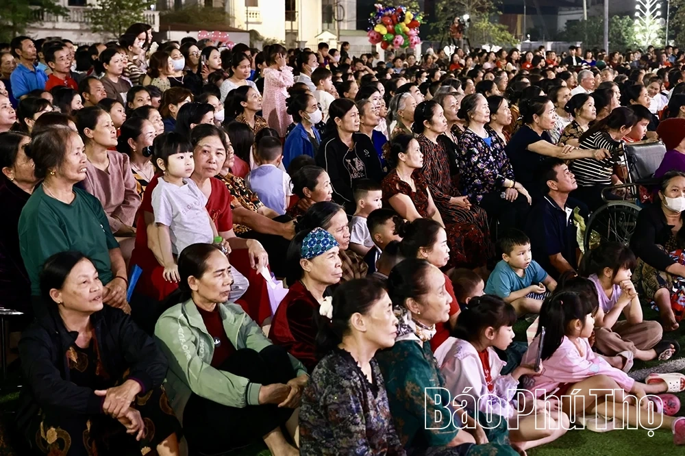 Rực rỡ đêm nghệ thuật chào mừng thành cuộc công bầu cử