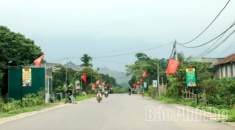 Mở đường liên kết vùng, mở “cánh cửa” phát triển vùng khó khăn