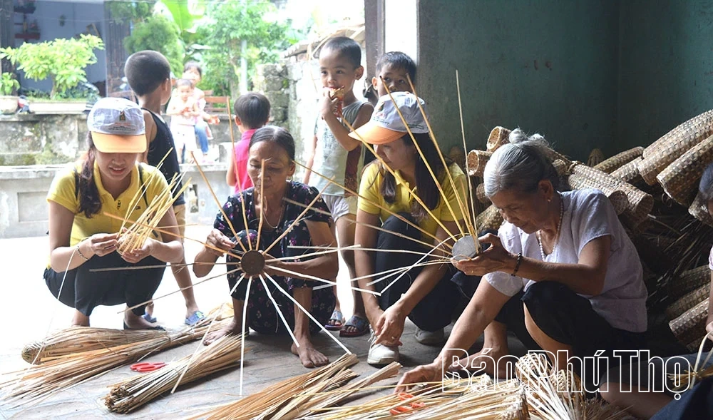 Tìm giải pháp gỡ khó cho các làng nghề đan lát