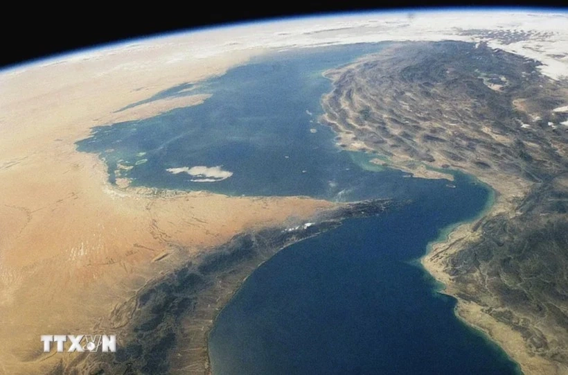 Iran cho phép một số tàu chở ngũ cốc đi qua Eo biển Hormuz