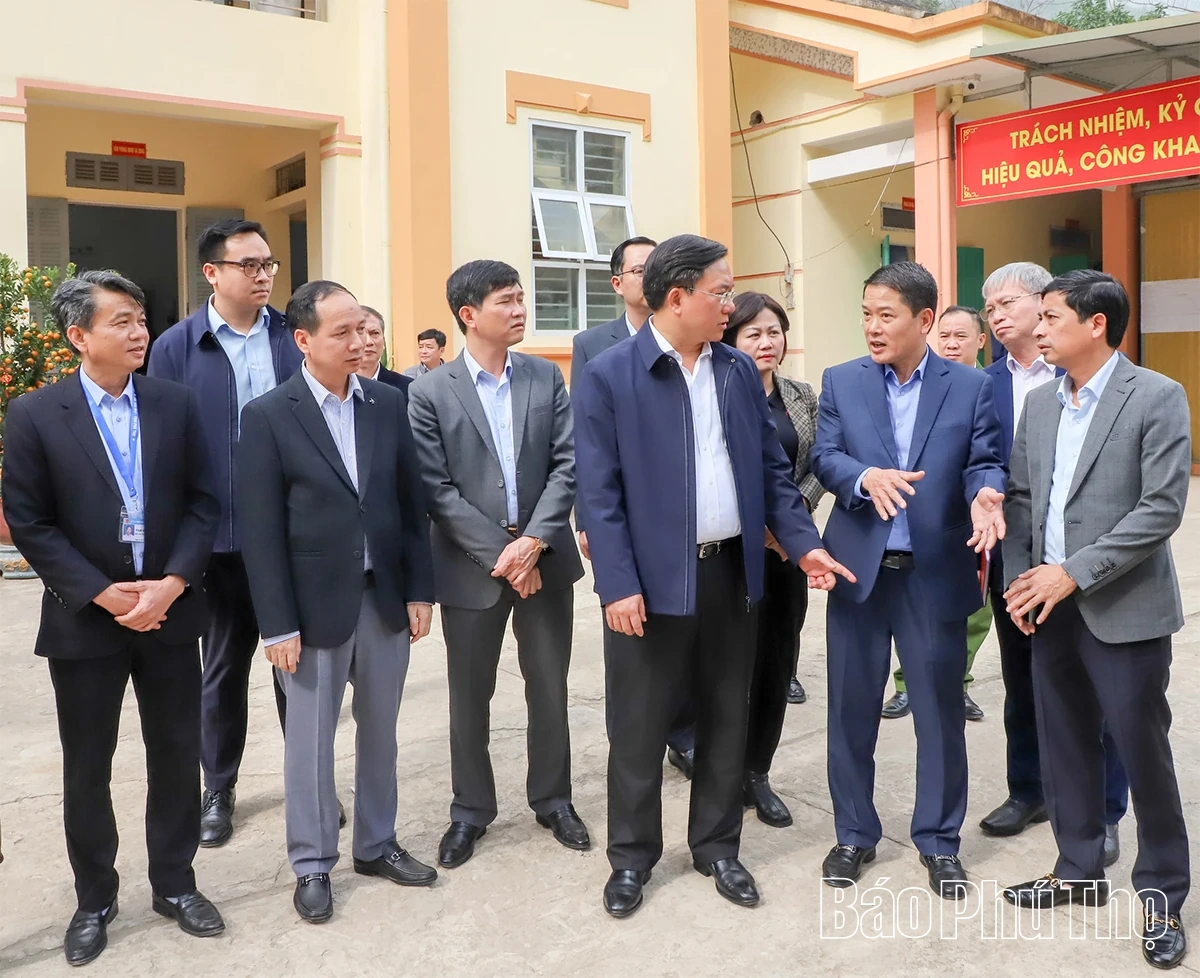 Gỡ “điểm nghẽn” nhân lực ở xã vùng khó