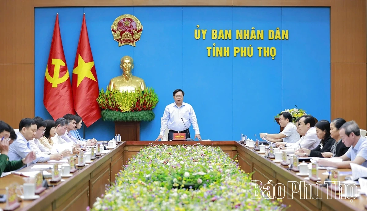 Chủ tịch UBND tỉnh Trần Duy Đông nghe báo cáo công tác tổ chức Giỗ Tổ Hùng Vương - Lễ hội Đền Hùng và Tuần Văn hóa - Du lịch Đất Tổ năm Bính Ngọ 2026