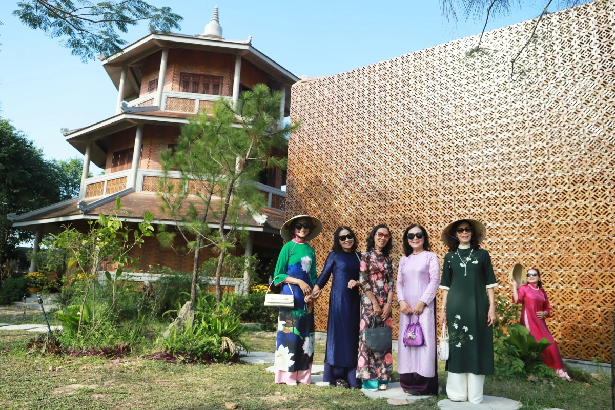 Ngôi chùa 300 tuổi có kiến trúc hành lang tròn khác biệt ở Huế