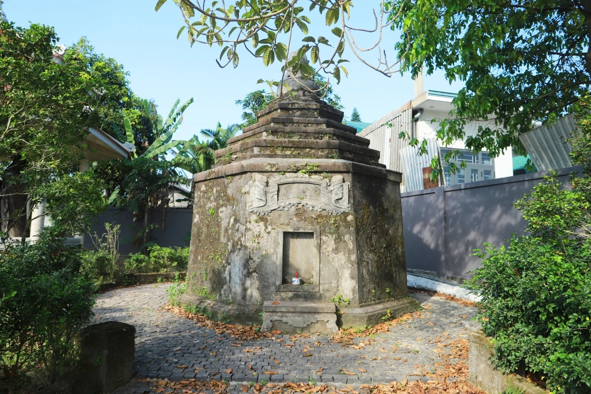 Ngôi chùa 300 tuổi có kiến trúc hành lang tròn khác biệt ở Huế