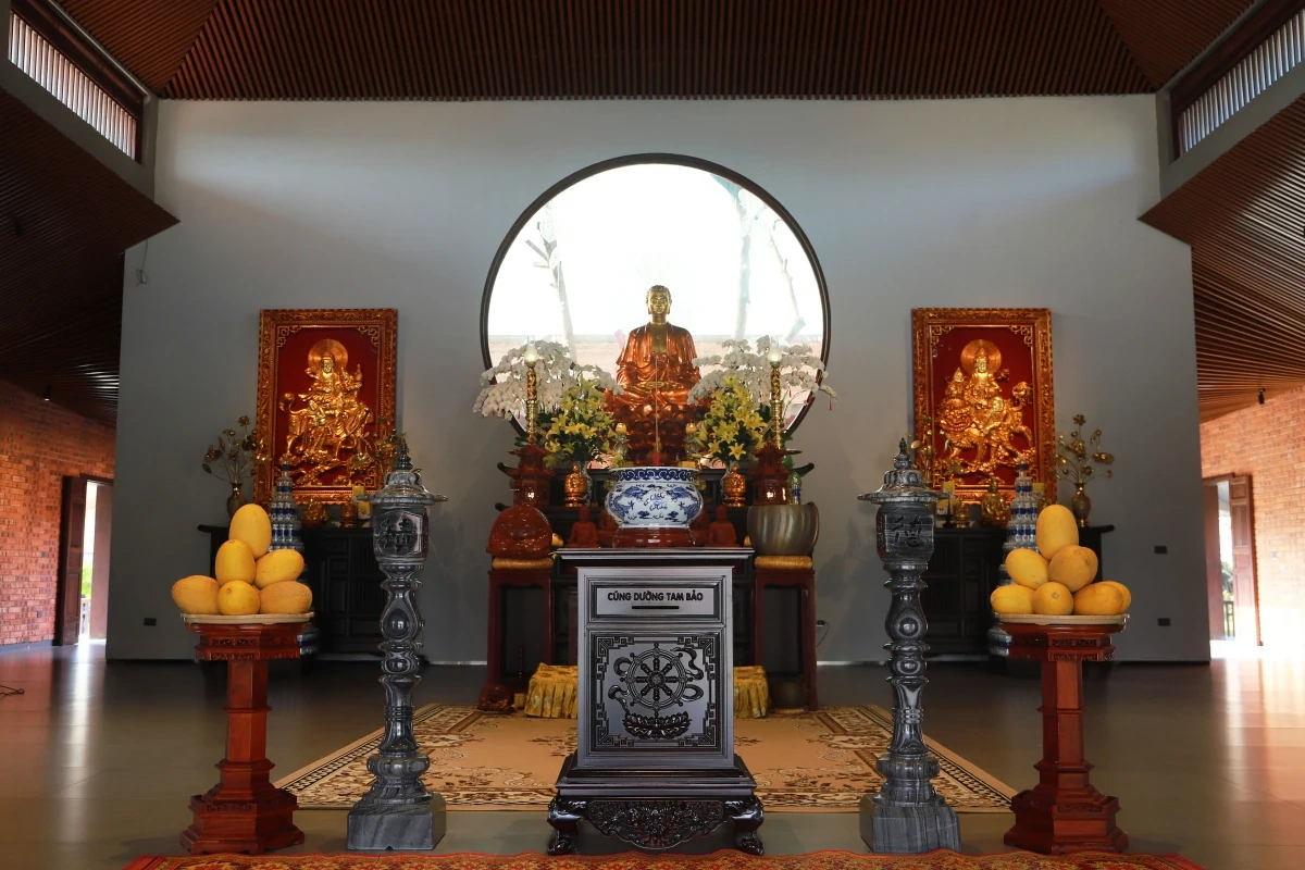 Ngôi chùa 300 tuổi có kiến trúc hành lang tròn khác biệt ở Huế