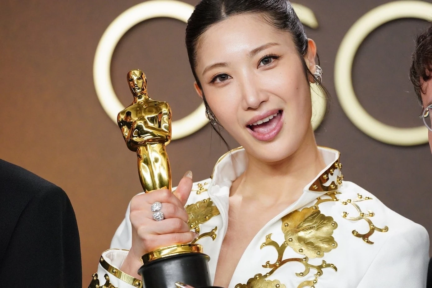 Cú lội ngược dòng của giọng hát bị chối bỏ