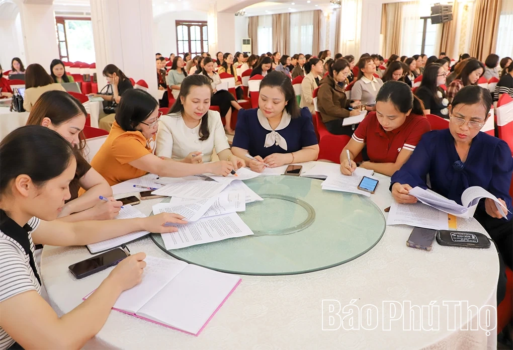 Trên 500 cán bộ quản lý, giáo viên tham gia tập huấn phổ cập giáo dục mầm non cho trẻ 3 - 5 tuổi