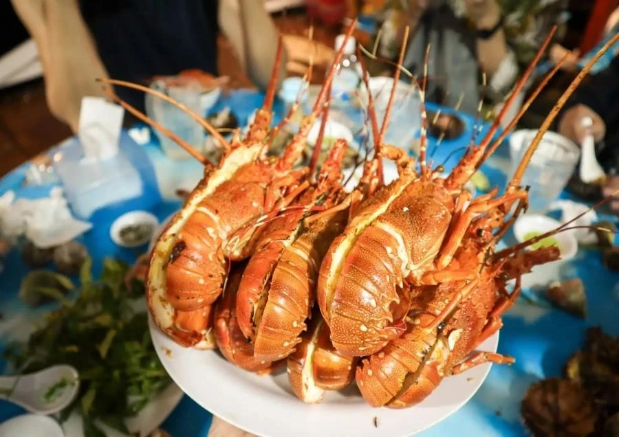 Bản đồ ẩm thực chi tiết: Ăn gì ở Cam Ranh để thỏa mãn vị giác?