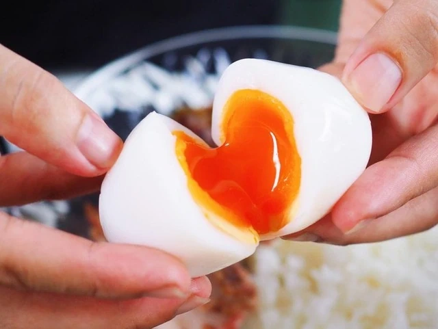 Công thức luộc trứng lòng đào thơm ngon tốt cho sức khỏe nhất