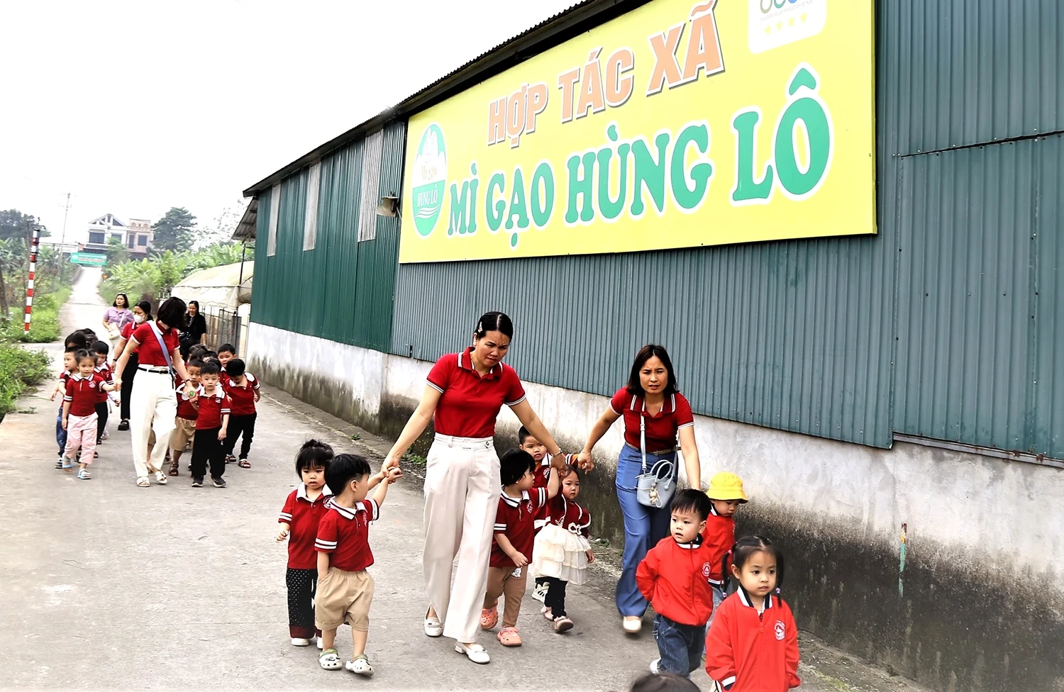 Về Hùng Lô nghe hát Xoan, trải nghiệm làm “nghệ nhân” làng nghề truyền thống