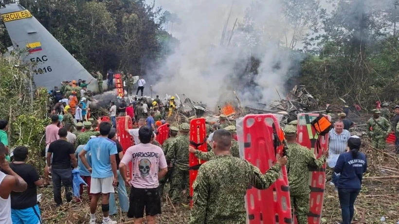 Rơi máy bay quân sự ở Colombia, lo ngại hơn 80 người thiệt mạng