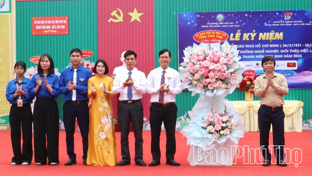 Hơn 800 đoàn viên thanh niên, học sinh tham gia Ngày hội tư vấn định hướng nghề nghiệp, giới thiệu việc làm