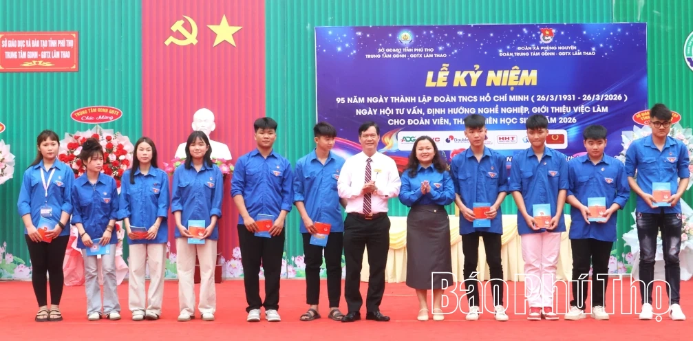 Hơn 800 đoàn viên thanh niên, học sinh tham gia Ngày hội tư vấn định hướng nghề nghiệp, giới thiệu việc làm