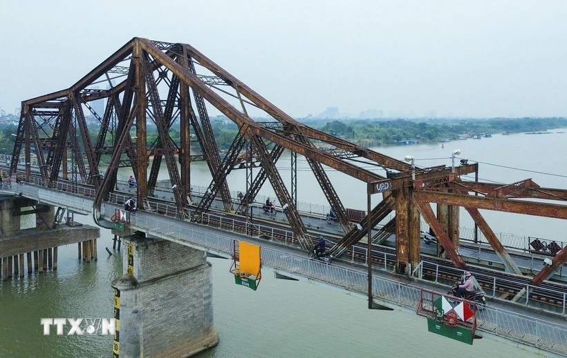 Hà Nội: Cấm toàn bộ phương tiện lưu thông trên cầu Long Biên trong 60 ngày