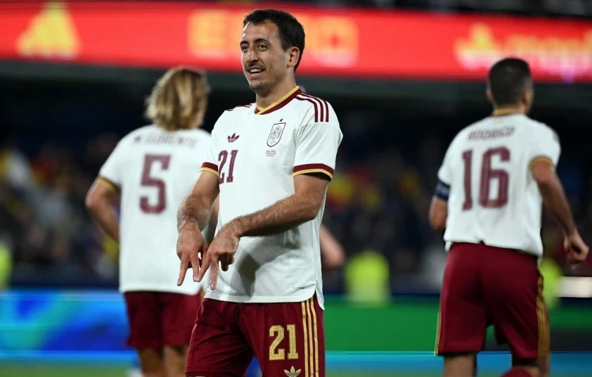 Yamal im tiếng, Tây Ban Nha vẫn thắng dễ Serbia