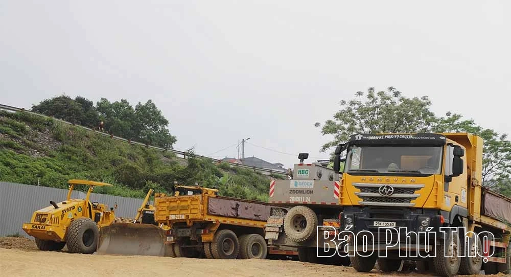 Cận cảnh sửa chữa cầu Sông Lô