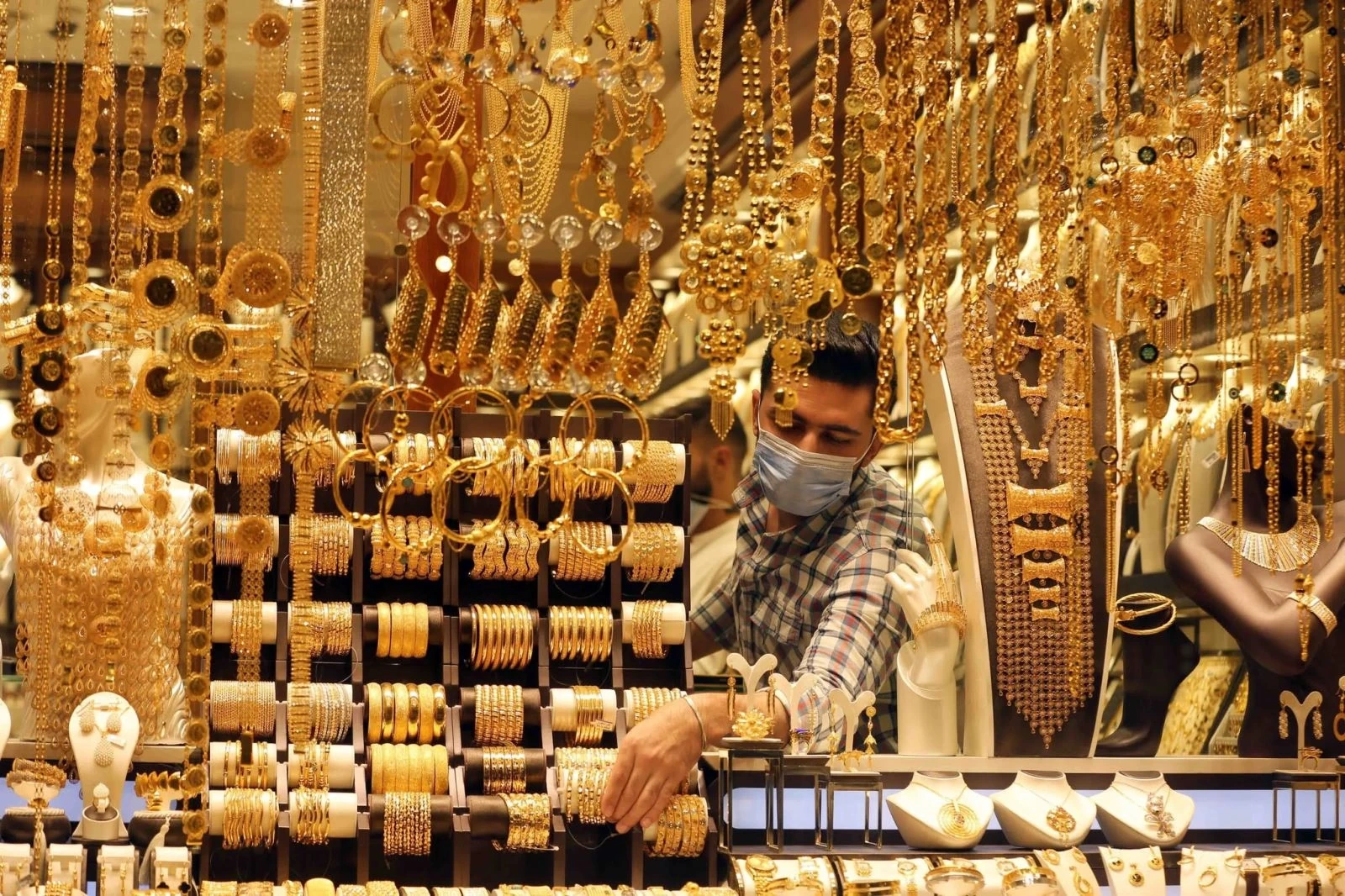 Vàng rớt 7 triệu đồng/lượng sau vài giờ: ‘Người khóc ròng, kẻ trắng tay ra về’