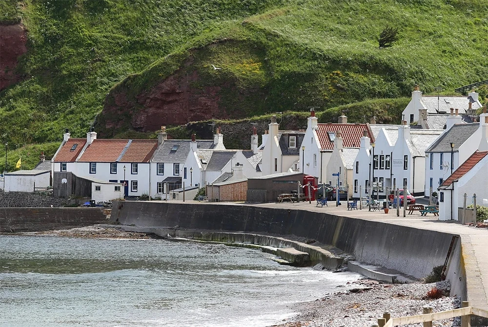 Ngôi làng đẹp như tranh vẽ, có một dãy nhà duy nhất