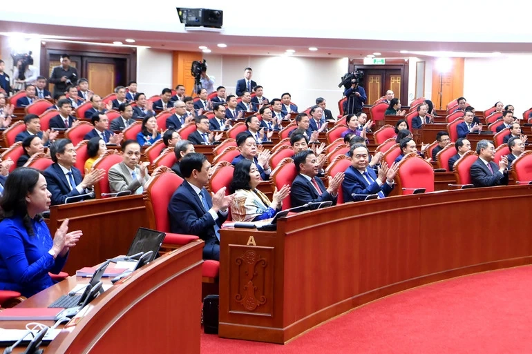 Bế mạc Hội nghị lần thứ hai Ban Chấp hành Trung ương Đảng khóa XIV