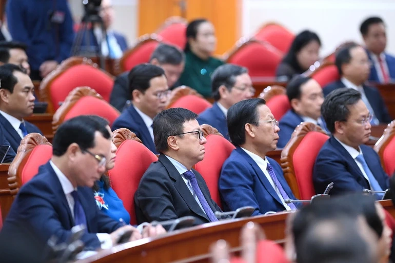 Bế mạc Hội nghị lần thứ hai Ban Chấp hành Trung ương Đảng khóa XIV