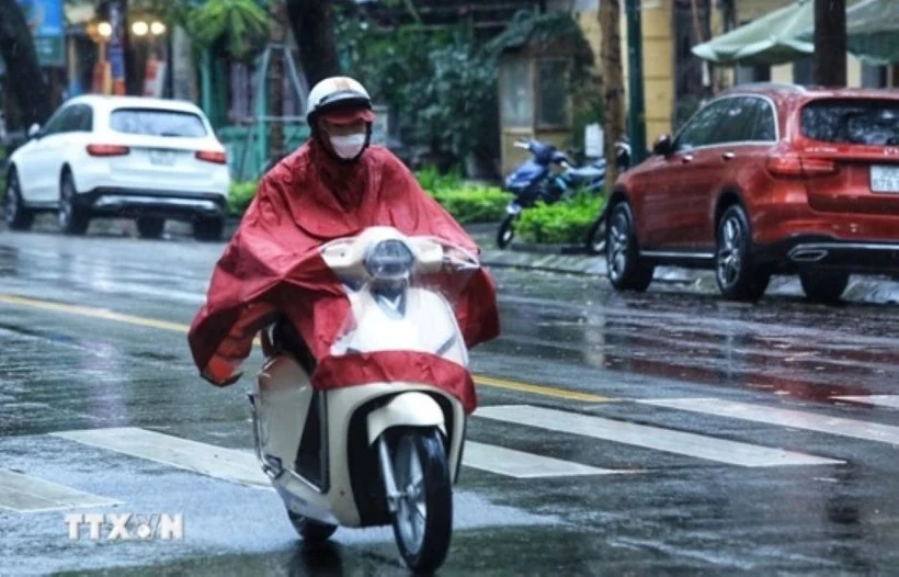Thời tiết ngày 30/3: Miền Bắc có mưa dông, miền Nam nắng nóng cục bộ
