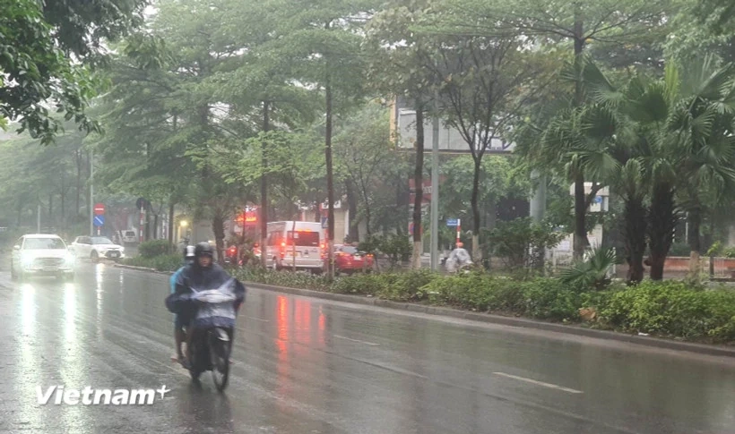 Thời tiết ngày 3/4: Cảnh báo mưa dông, lốc sét, mưa đá, gió giật mạnh ở Bắc Bộ