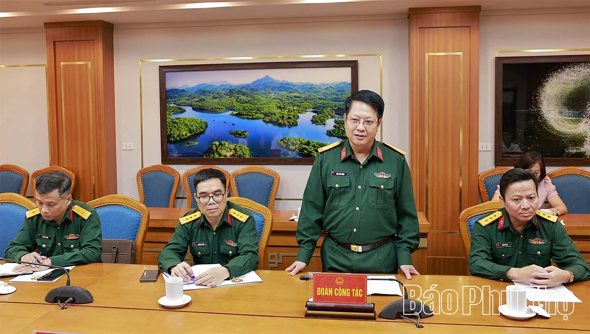 Phó Chủ tịch UBND tỉnh Nguyễn Huy Ngọc làm việc với đoàn công tác Bệnh viện Quân y 103