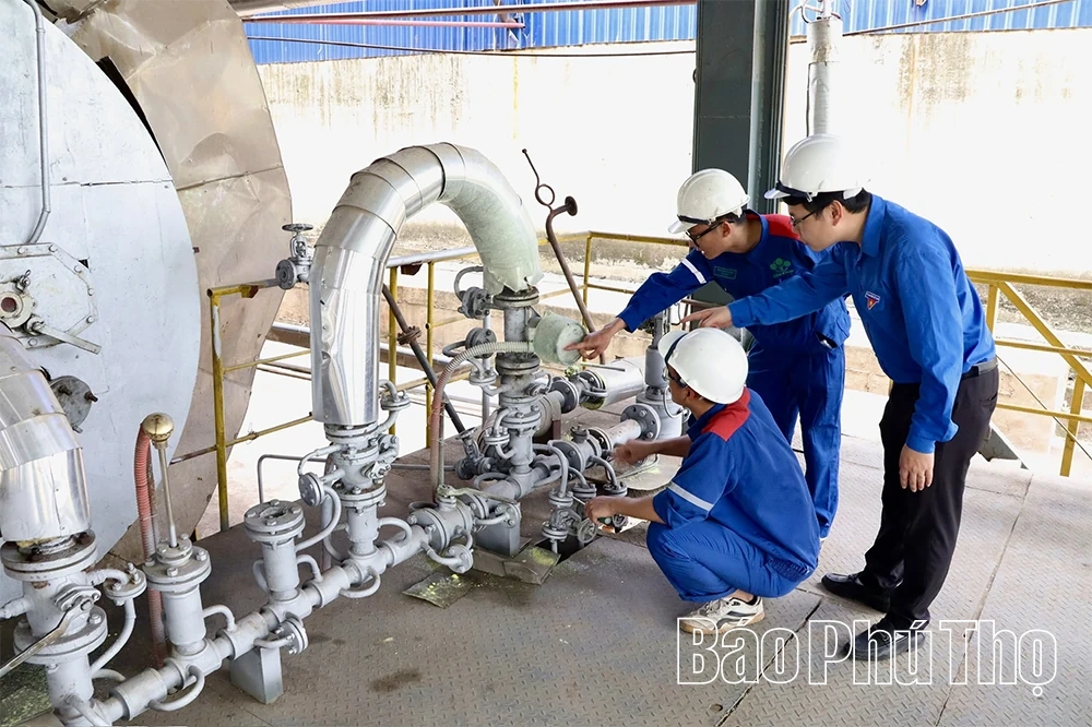 Xung kích trong lao động sản xuất