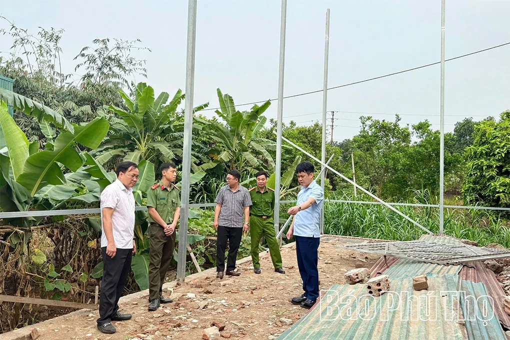 Xã Vĩnh Phú: Hỗ trợ các hộ dân tháo dỡ công trình vi phạm, kiên quyết xử lý, không để phát sinh mới