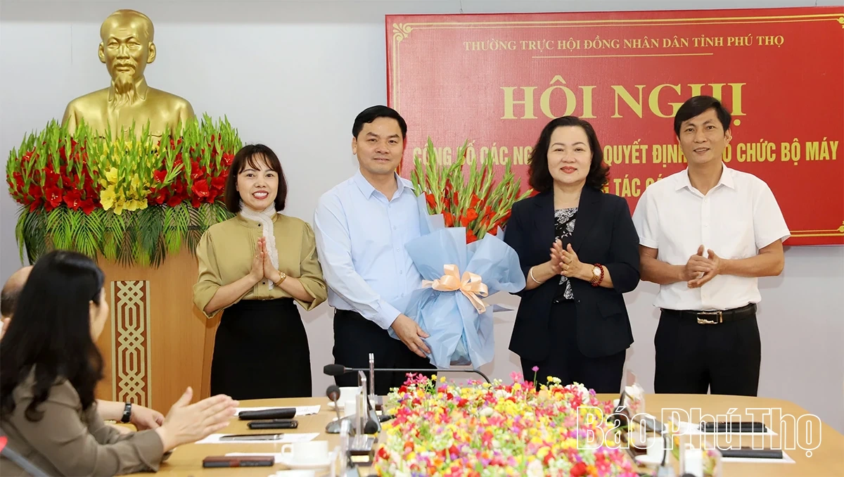 Thường trực HĐND tỉnh Phú Thọ công bố các nghị quyết, quyết định về tổ chức bộ máy và công tác cán bộ