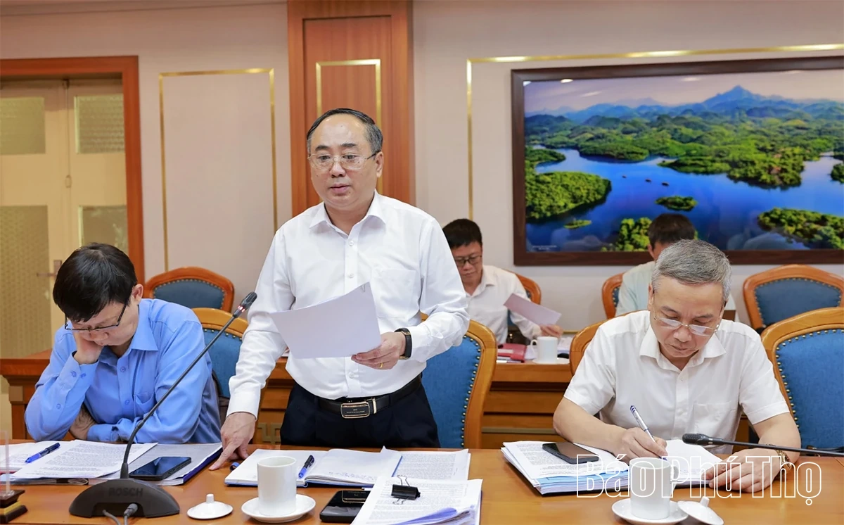 Phó Chủ tịch UBND tỉnh Nguyễn Khắc Hiếu làm việc với Trường Đại học Hùng Vương