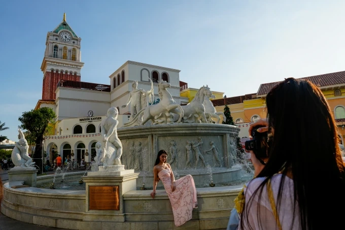 Du lịch hè ngốn thêm tiền vì giá vé máy bay tăng cao