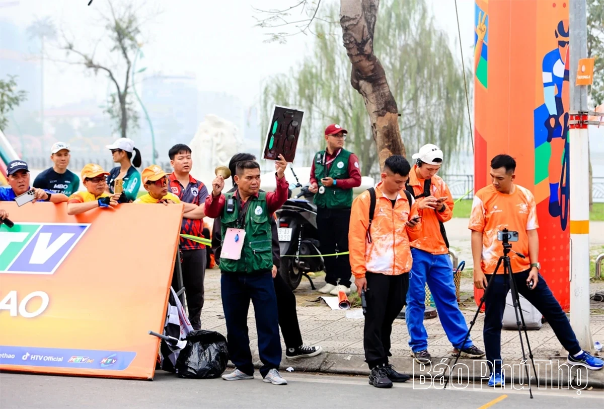 “Rực cháy” đường đua “Non sông liền một dải”