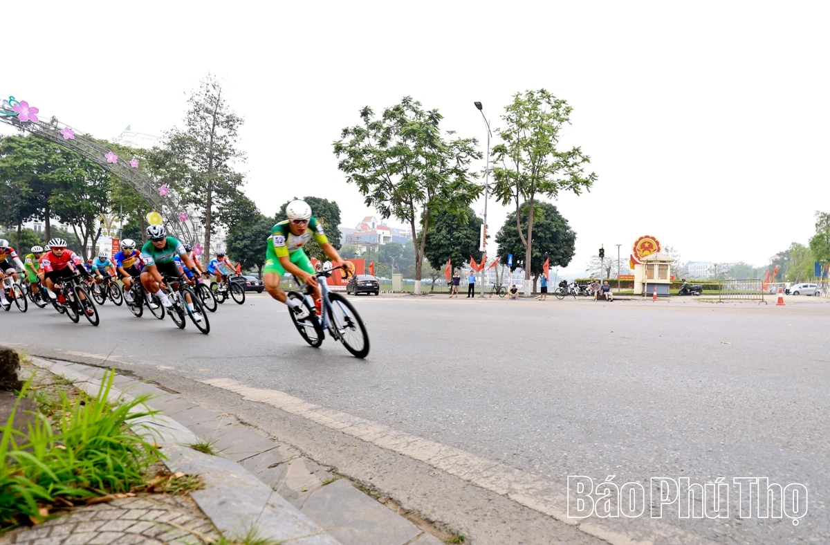 “Rực cháy” đường đua “Non sông liền một dải”