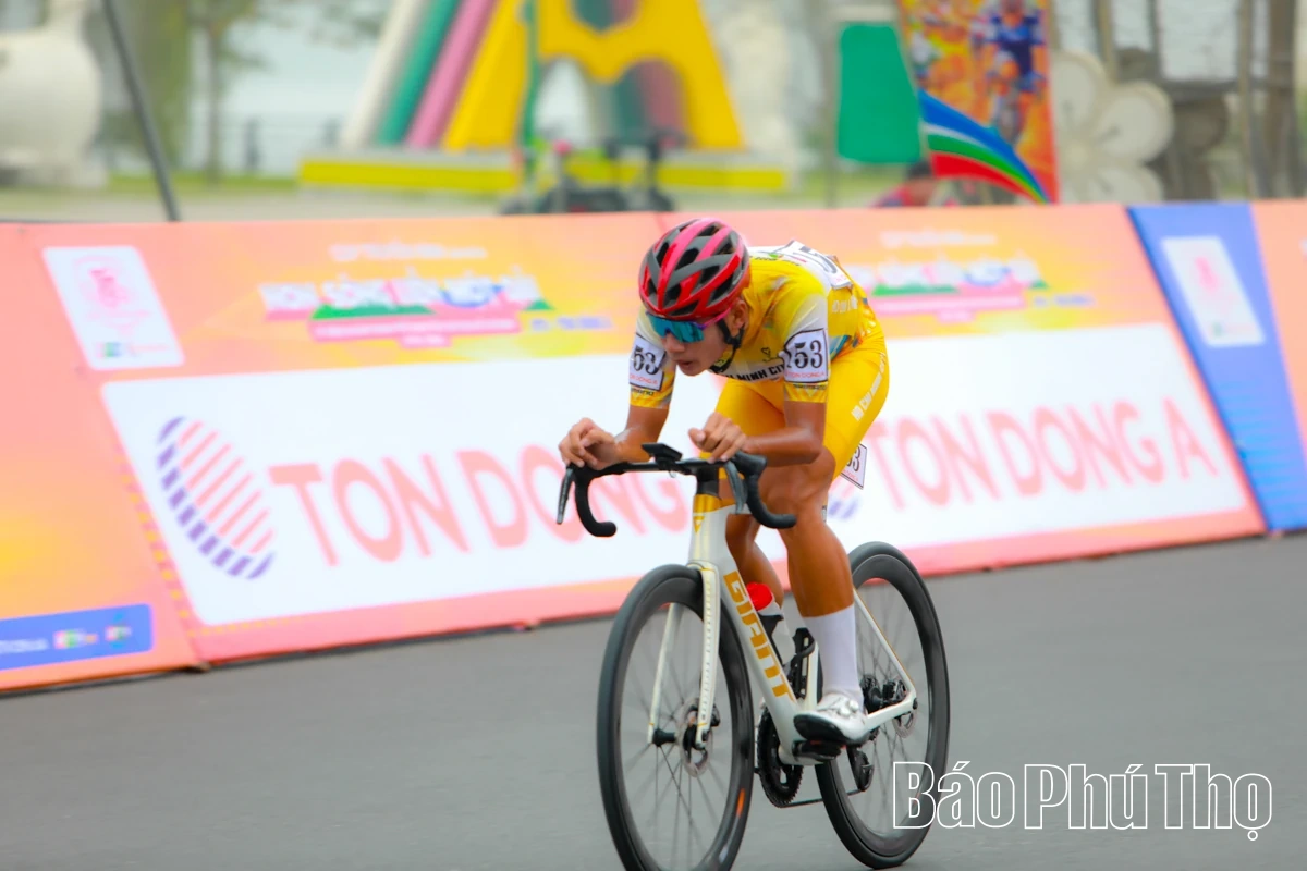 “Rực cháy” đường đua “Non sông liền một dải”