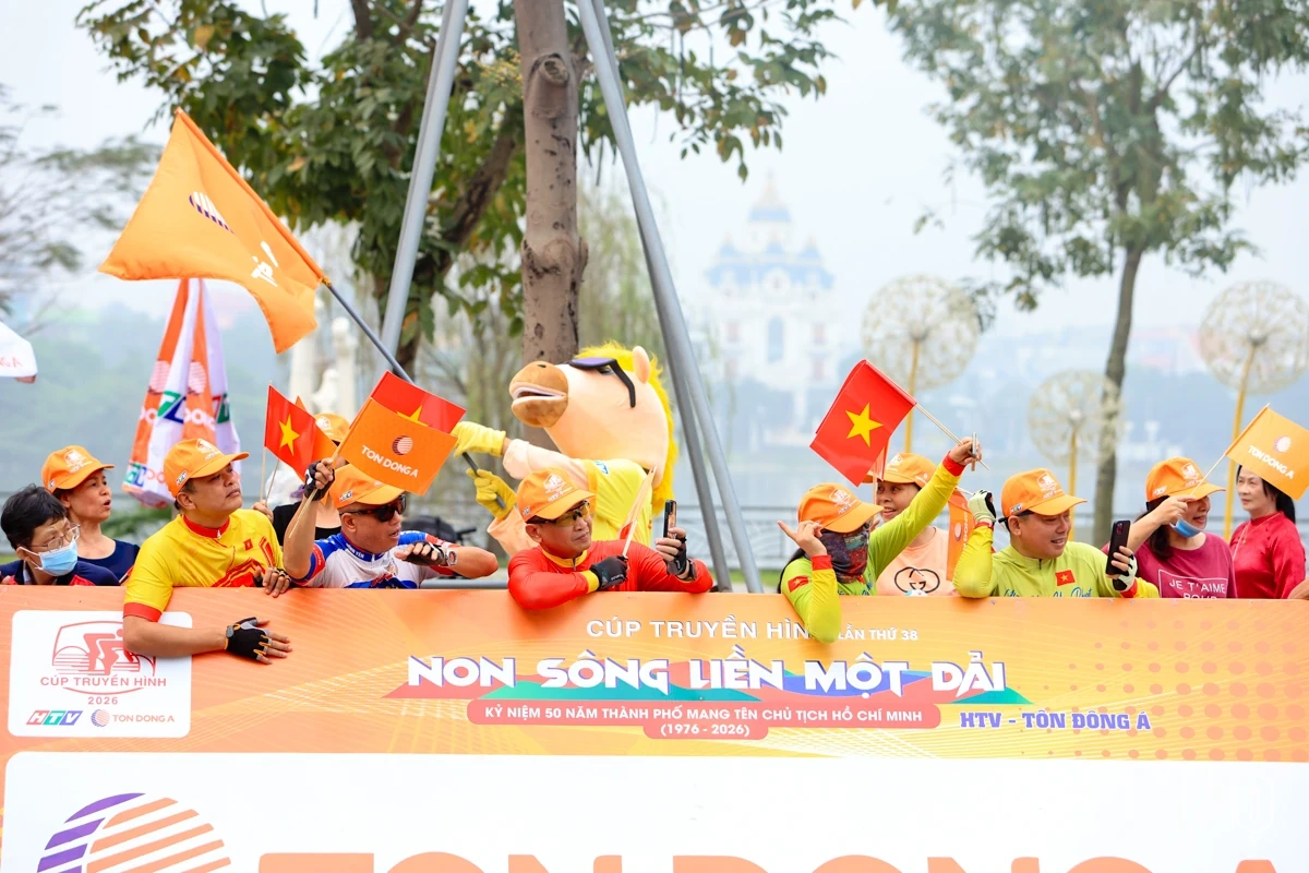 “Rực cháy” đường đua “Non sông liền một dải”