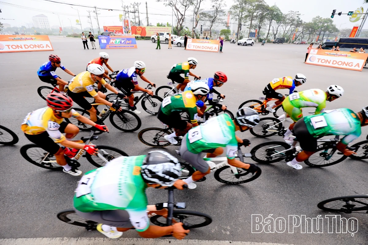 “Rực cháy” đường đua “Non sông liền một dải”