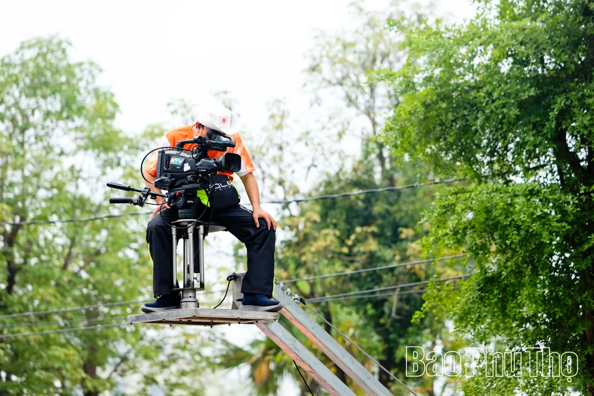 “Rực cháy” đường đua “Non sông liền một dải”