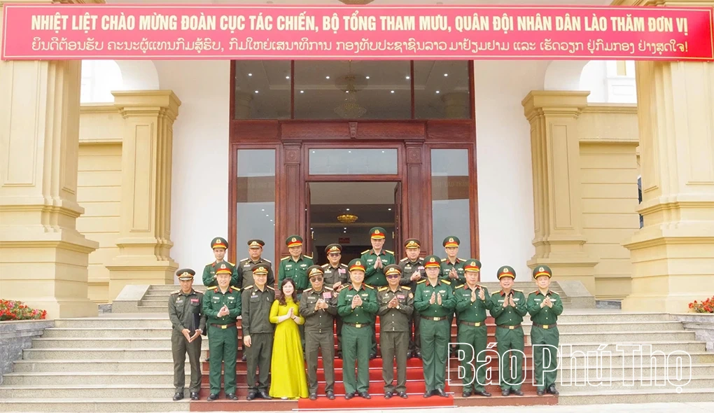 Trao đổi công tác quốc phòng, quân sự địa phương