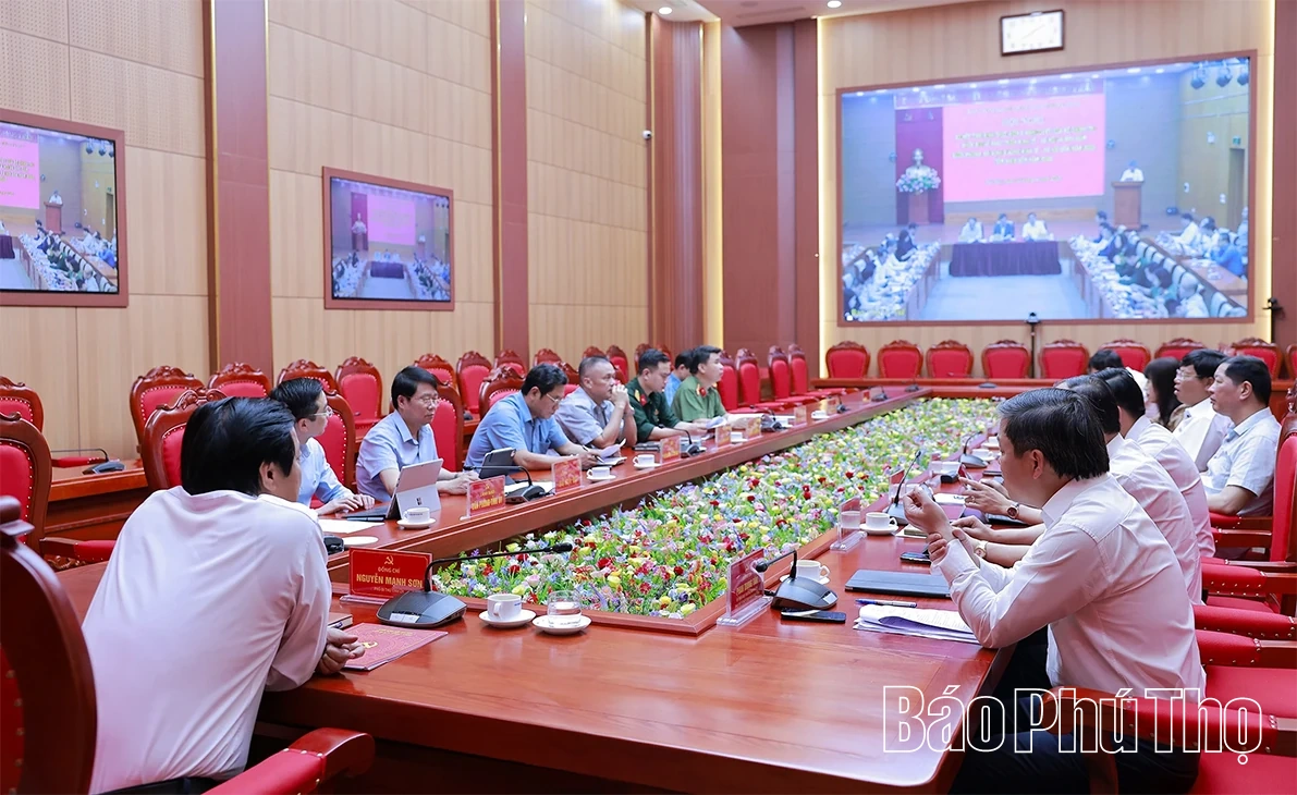 Sơ kết thực hiện 6 nghị quyết của Bộ Chính trị về phát triển kinh tế, xã hội và đảm bảo quốc phòng, an ninh