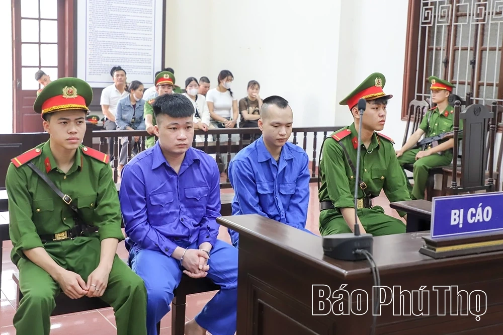 Mua bán, tiêu thụ gần 1kg ma túy, 2 bị cáo lĩnh tổng hình phạt hơn 27 năm tù