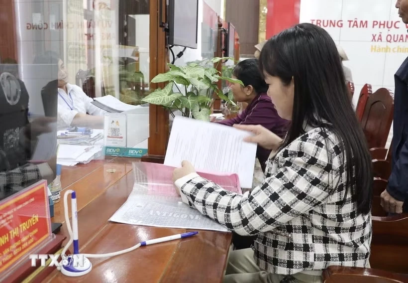 Bên lề Kỳ họp Quốc hội: Giảm bớt thủ tục hành chính, tạo thuận lợi cho người dân